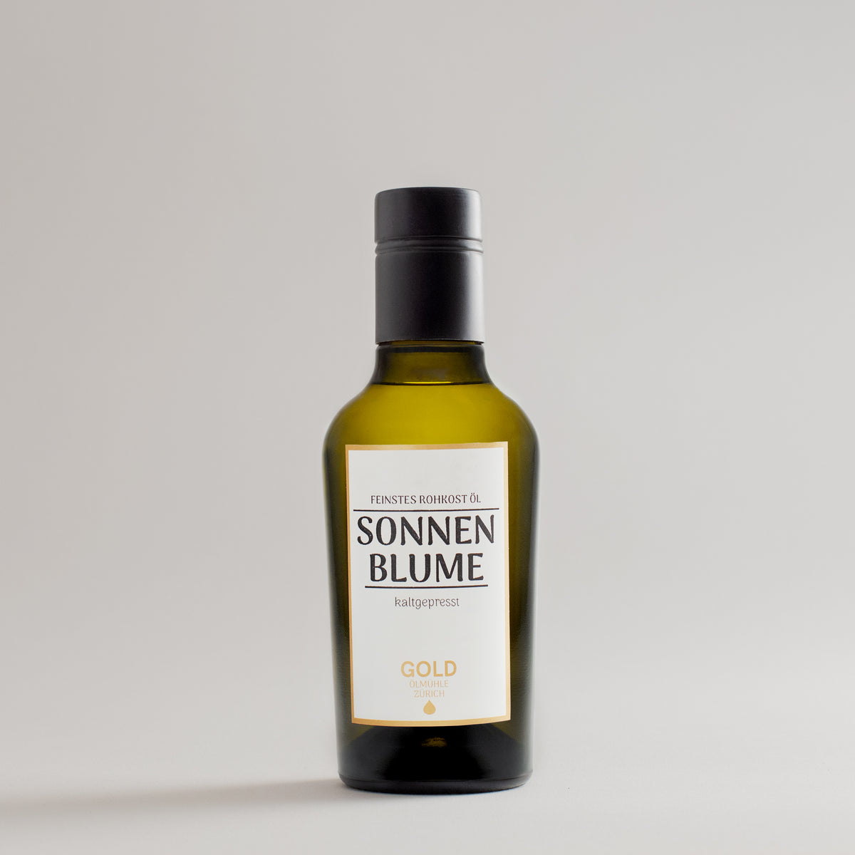 Sonnenblumenöl aus der Schweiz: nativ und geschmacksintensivIn unserer Gold Ölmühle entsteht ein kaltgepresstes Sonnenblumenöl aus der Schweiz.